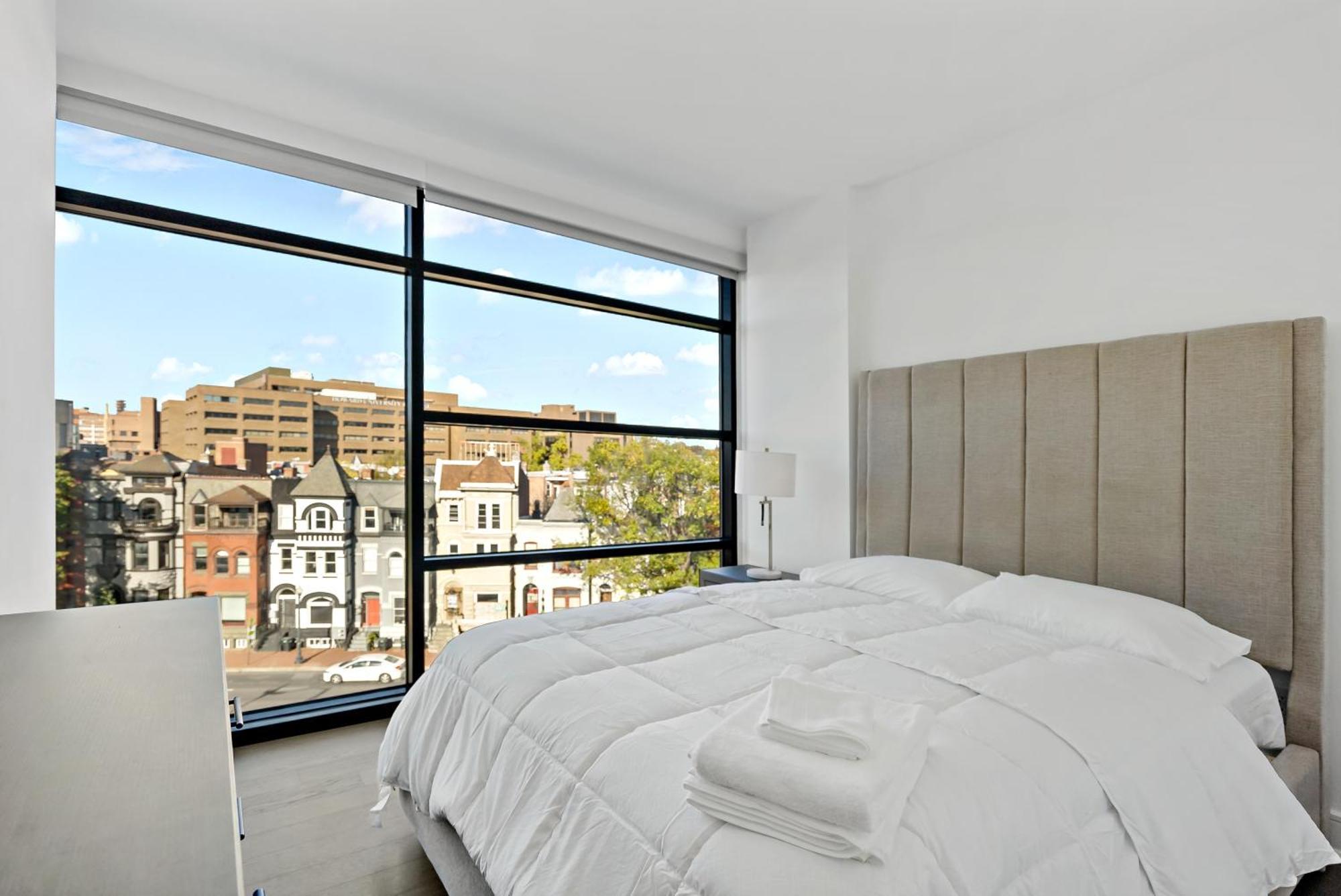 Pure Voyage Shaw Aparthotel Washington Exteriör bild