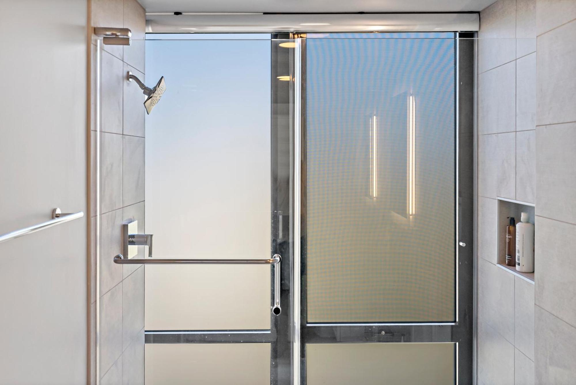 Pure Voyage Shaw Aparthotel Washington Exteriör bild