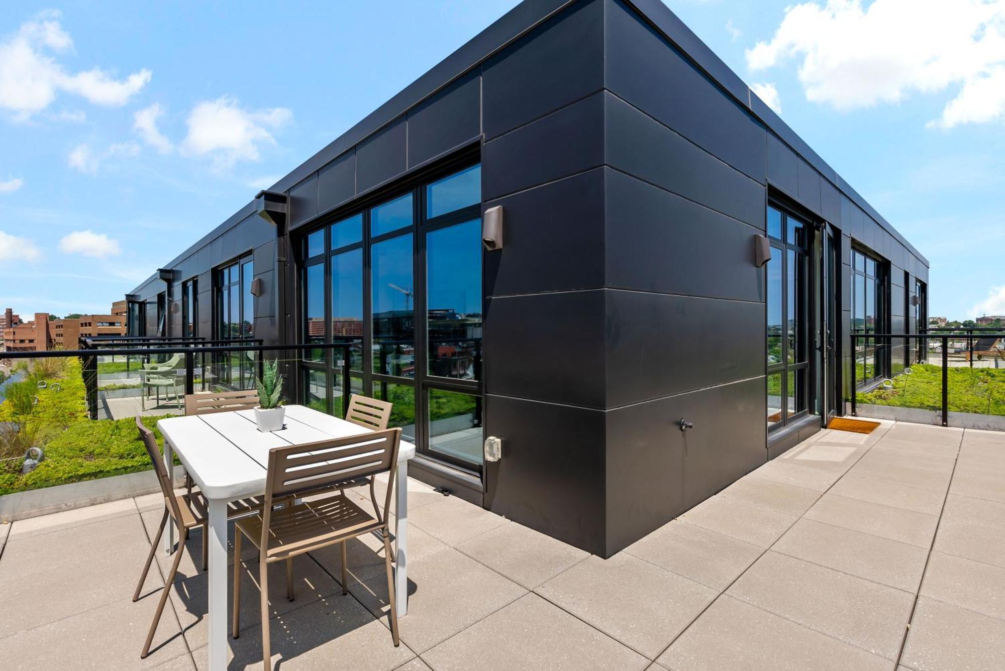 Pure Voyage Shaw Aparthotel Washington Exteriör bild